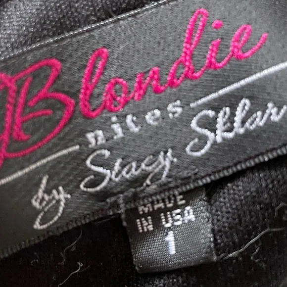 Size 1 Black Floral Two-Piece Prom Dress - Picture 4 of 9